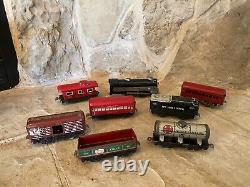 Vintage Union Pacific electric tin litho Marx O Gauge. Lot of 8 Train cars