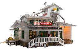WOODLAND SCENICS LIGHTED H&H FEED MILL BUILT & READY O GAUGE train lit 5859 NEW