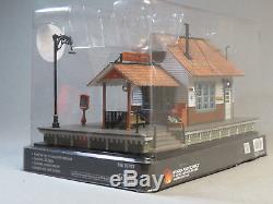 WOODLAND SCENICS O SCALE THE DEPOT BUILT & READY O GAUGE building train 5852 NEW