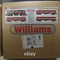 Williams Canadian Pacific Deluxe Passenger Set & Locomotive #303 O Gauge Nib